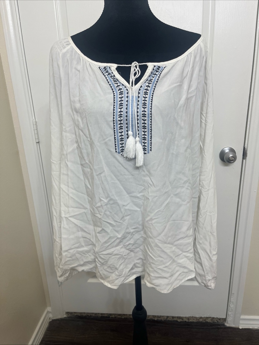 Faded glory top lightweight design blue embroidery along neck and tassels XXL